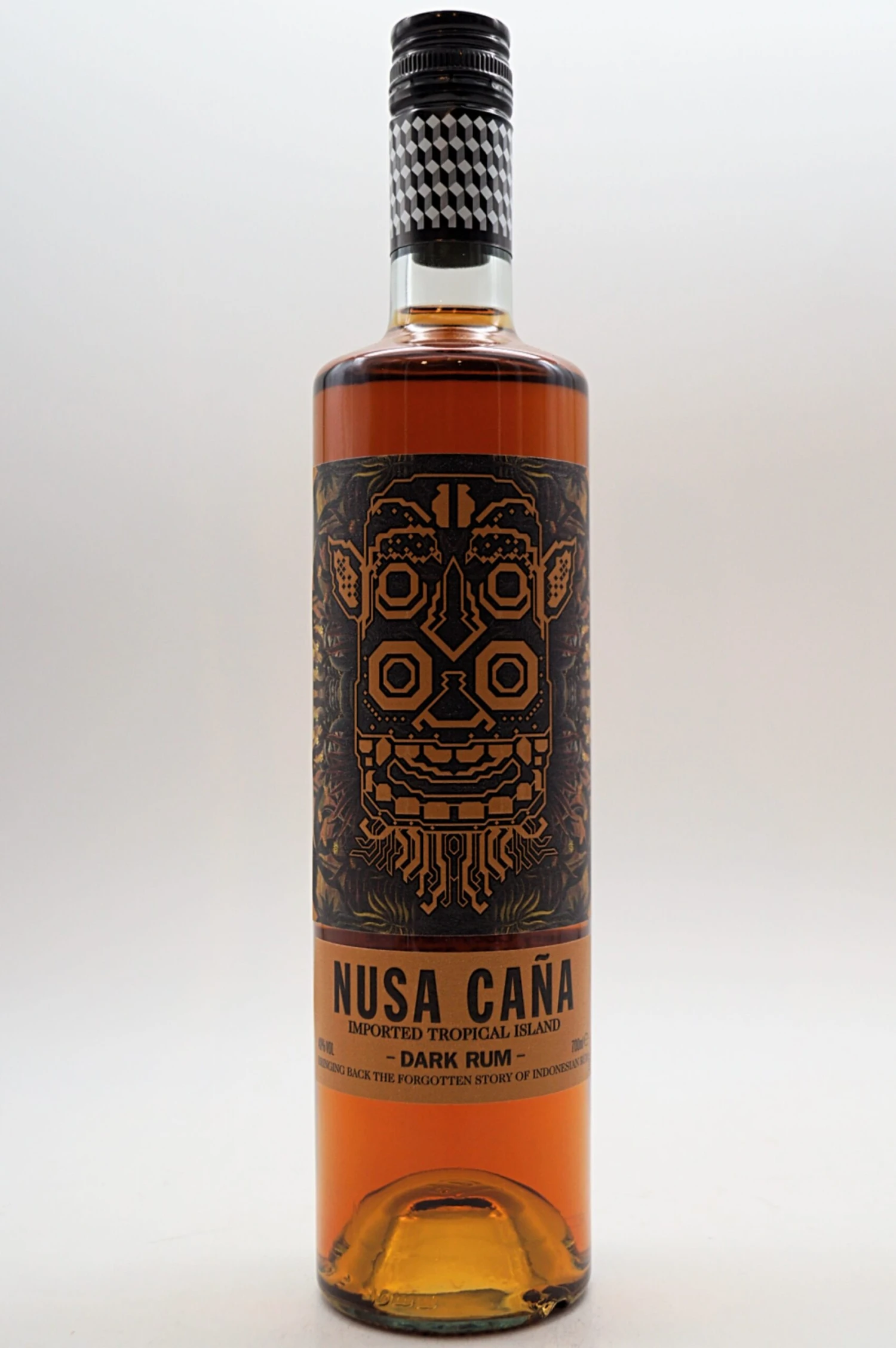 Nusa Cana - Tropical Island Dark Rum 3 Nusa Cana - Tropical Island Dark Rum