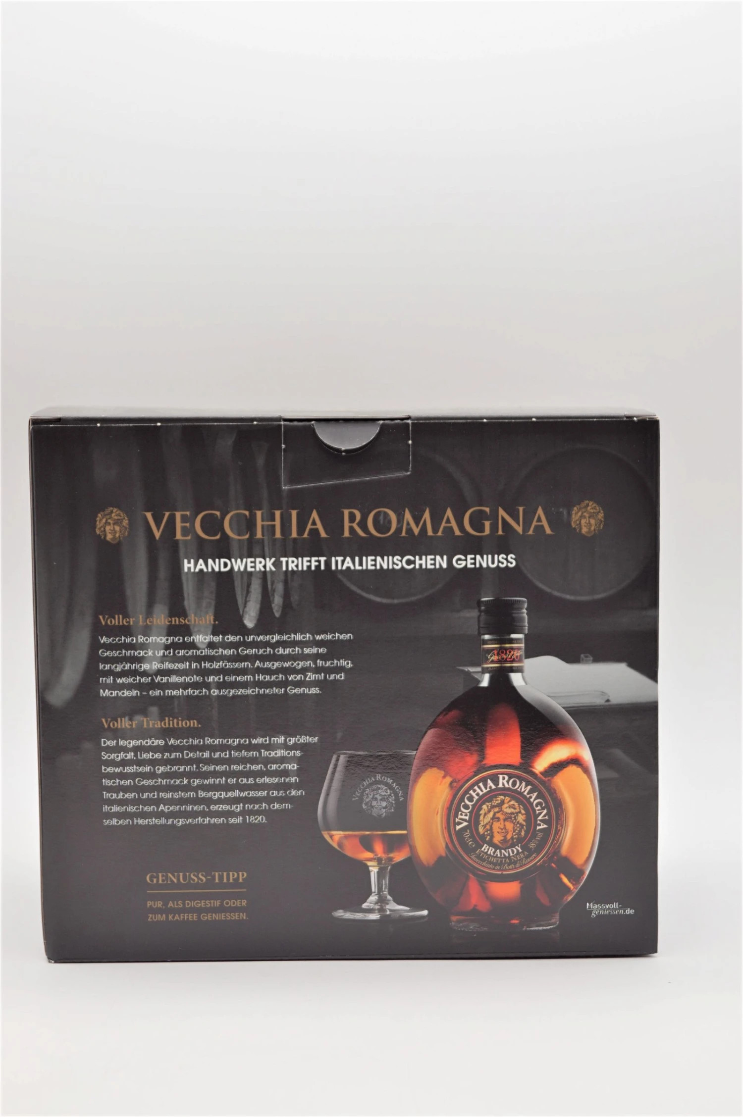 Vecchia Romagna - Brandy Etichetta Nera Inkl. Glas 4 Vecchia Romagna - Brandy Etichetta Nera Inkl. Glas - Image 2