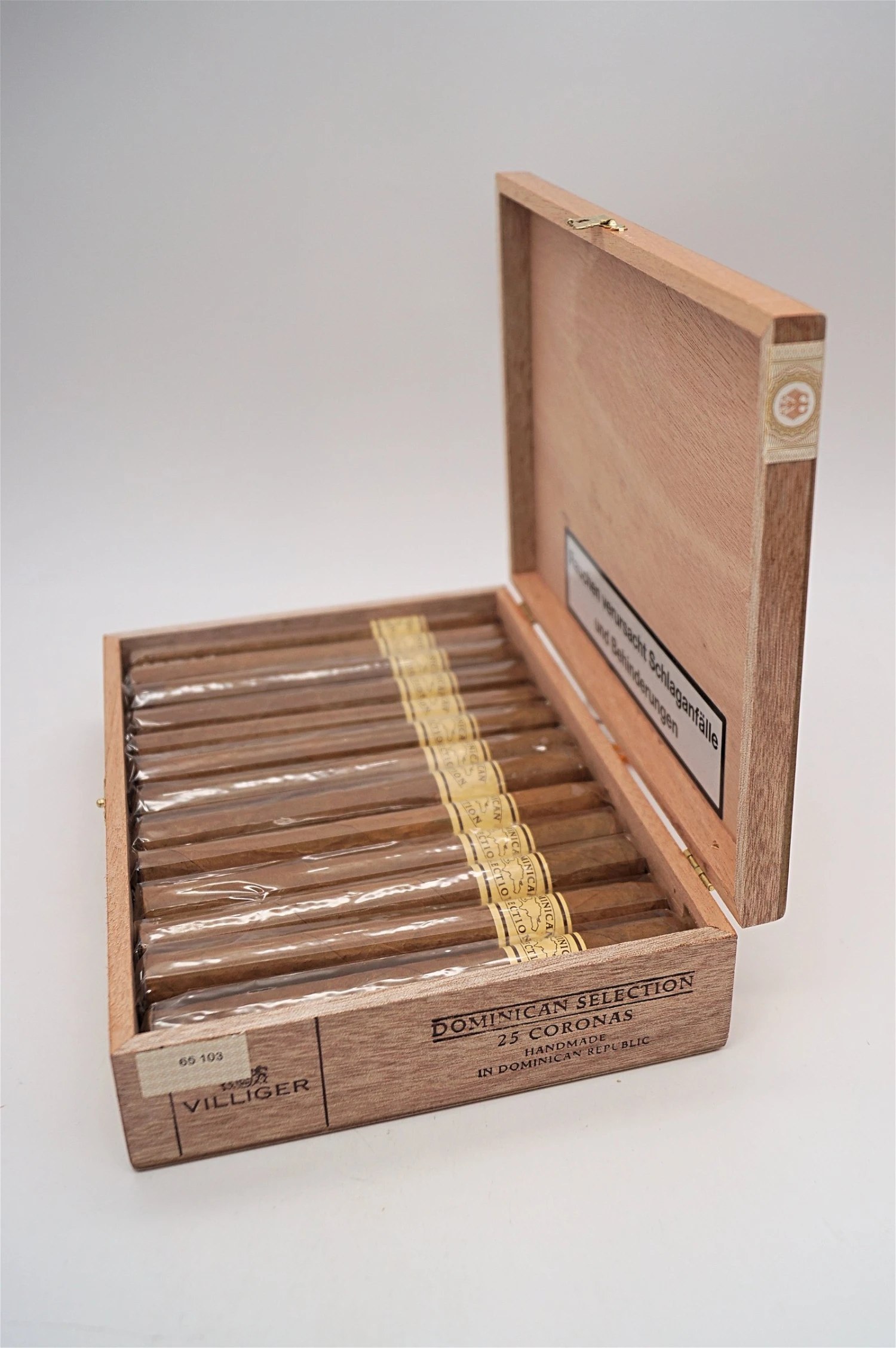 Dominican Selection - Corona 4 Dominican Selection - Corona - Image 2