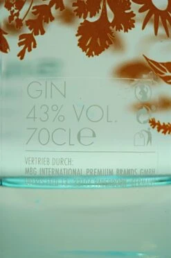 Silent Pool - Intricately Realised Gin Inkl. Kelch 13 Silent Pool - Intricately Realised Gin Inkl. Kelch -Der-Schnapsstodl dsc08596avdifunlfk3sz