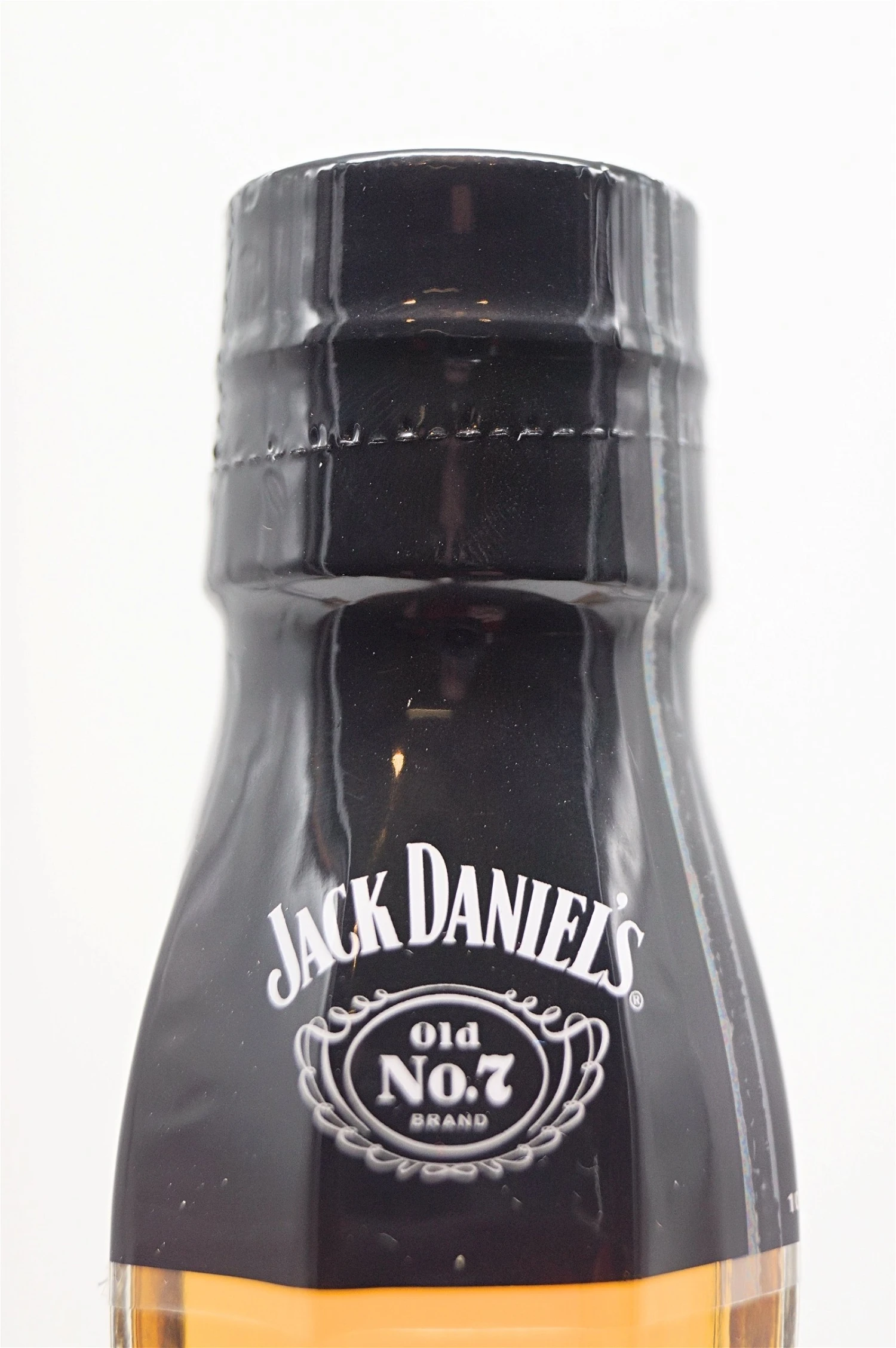Jack Daniels - Old No 7 Tennessee Whiskey 1L 8 Jack Daniels - Old No 7 Tennessee Whiskey 1L - Image 6