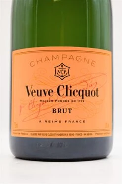 Veuve Clicquot - Brut Yellow Label Champagner 9 Veuve Clicquot - Brut Yellow Label Champagner -Der-Schnapsstodl dsc09138