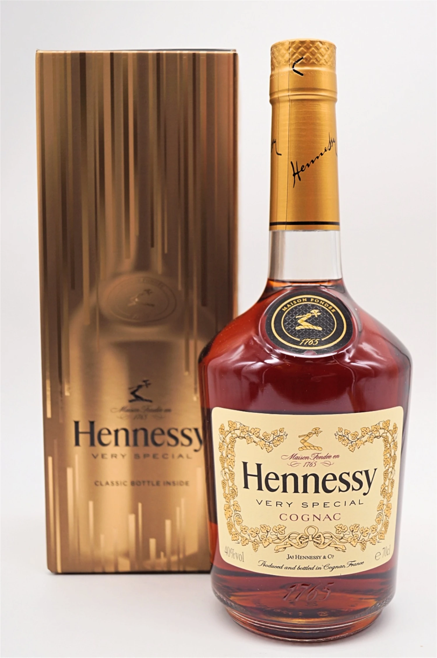 Hennessy - VS Very Special Cognac In Geschenkverpackung 3 Hennessy - VS Very Special Cognac In Geschenkverpackung